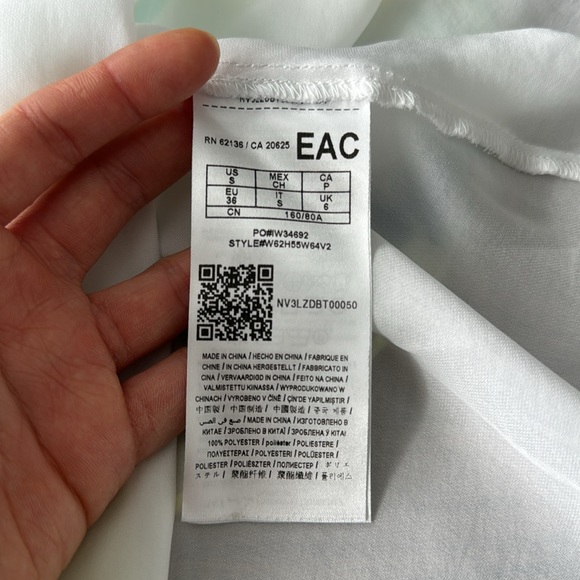 Guess Flowy Halter Tank Top in Sz Small - Picture 11 of 13